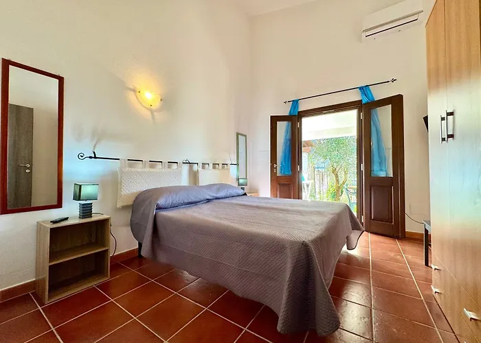 Sea Breeze Whisper 公寓 *